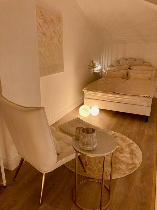 Amalfi Home - Stylish Apartment With Terrace Шёнефельд Экстерьер фото