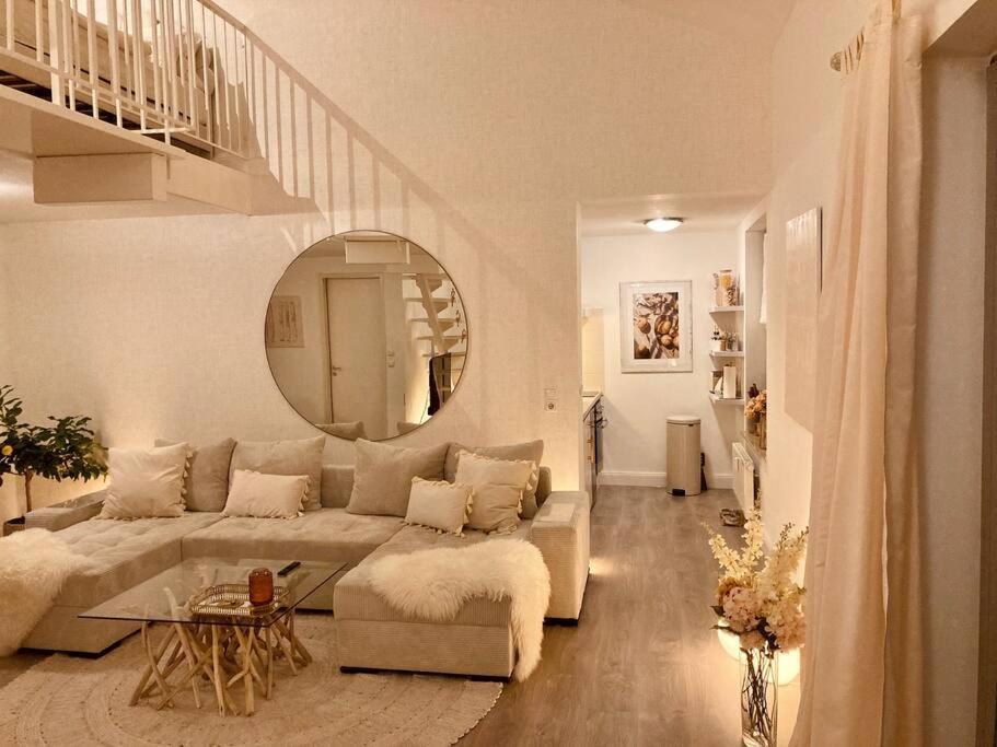 Amalfi Home - Stylish Apartment With Terrace Шёнефельд Экстерьер фото