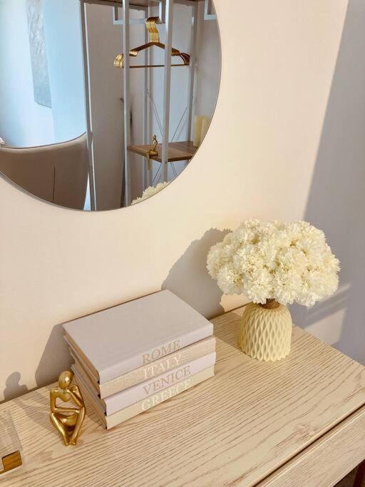 Amalfi Home - Stylish Apartment With Terrace Шёнефельд Экстерьер фото