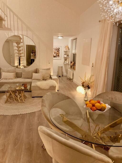Amalfi Home - Stylish Apartment With Terrace Шёнефельд Экстерьер фото