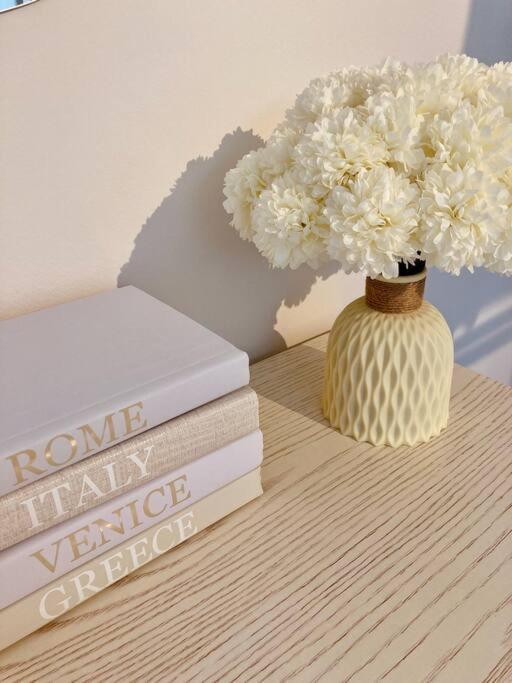 Amalfi Home - Stylish Apartment With Terrace Шёнефельд Экстерьер фото