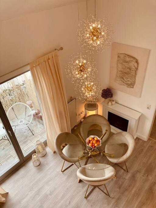 Amalfi Home - Stylish Apartment With Terrace Шёнефельд Экстерьер фото